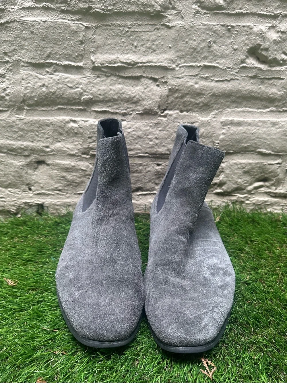 Express Men's Chelsea Gray Suede Pull On Boots